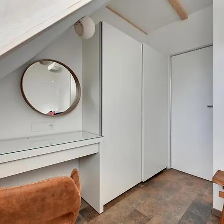 Cozy Loft With Old Town View - Free Parking