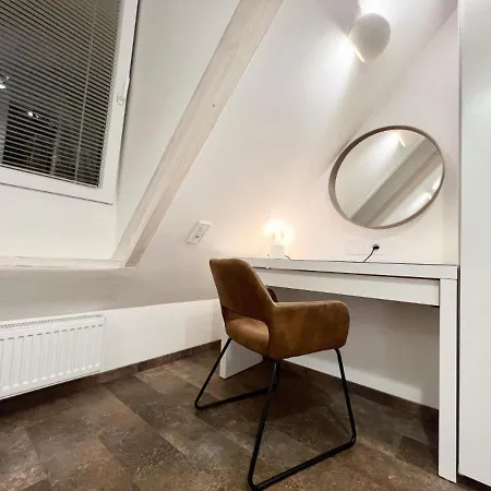 Cozy Loft With Old Town View - Free Parking Apartment *